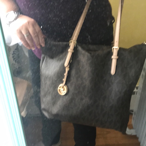 Michael Kors tote and wallet set - Picture 4 of 5